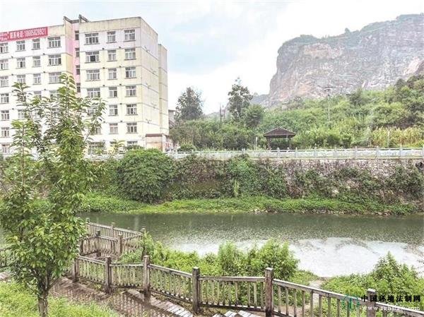 ����ˮ��֦������������ϸˮ���壬�غ�